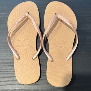 Havaianas Beige Flip Flops